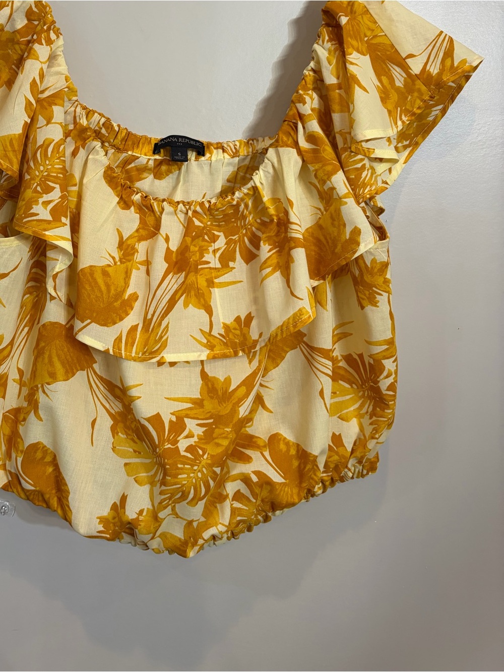 Banana Republic Cream and Mustard Floral Ruffle Crop Top